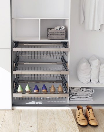 Closet drawer hardware